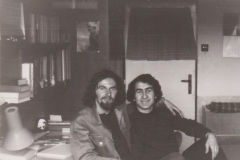Se svým přítelem filozofem Georgem Flachbartem na studenské koleji v Praze ( 1974)