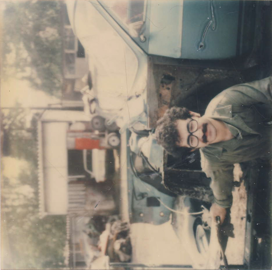 Musel jsem svoje auto opravit sam,1976